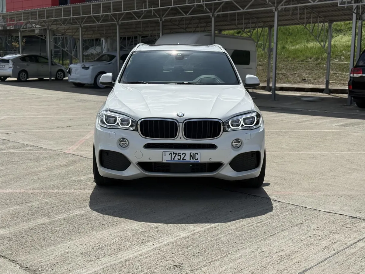 BMW X5 - фото 1