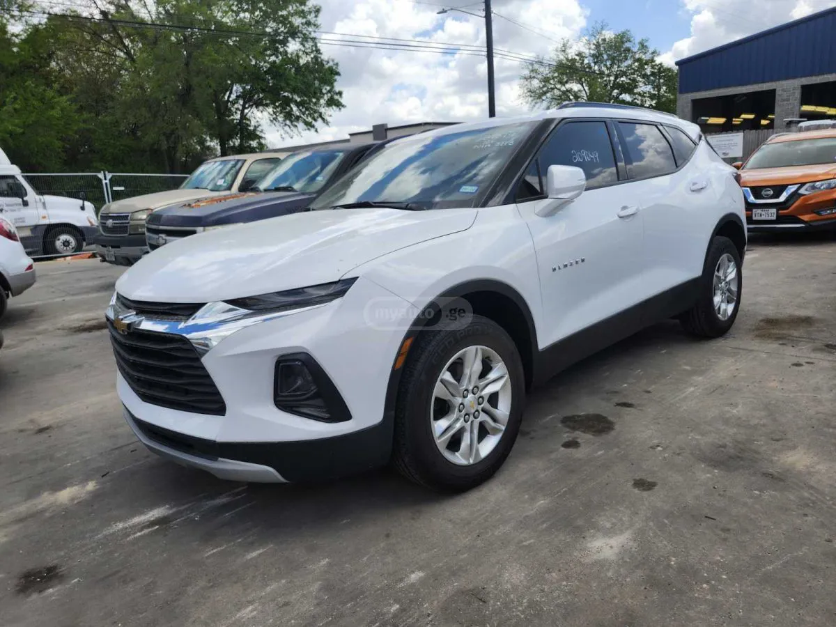 Chevrolet Blazer - фото 1