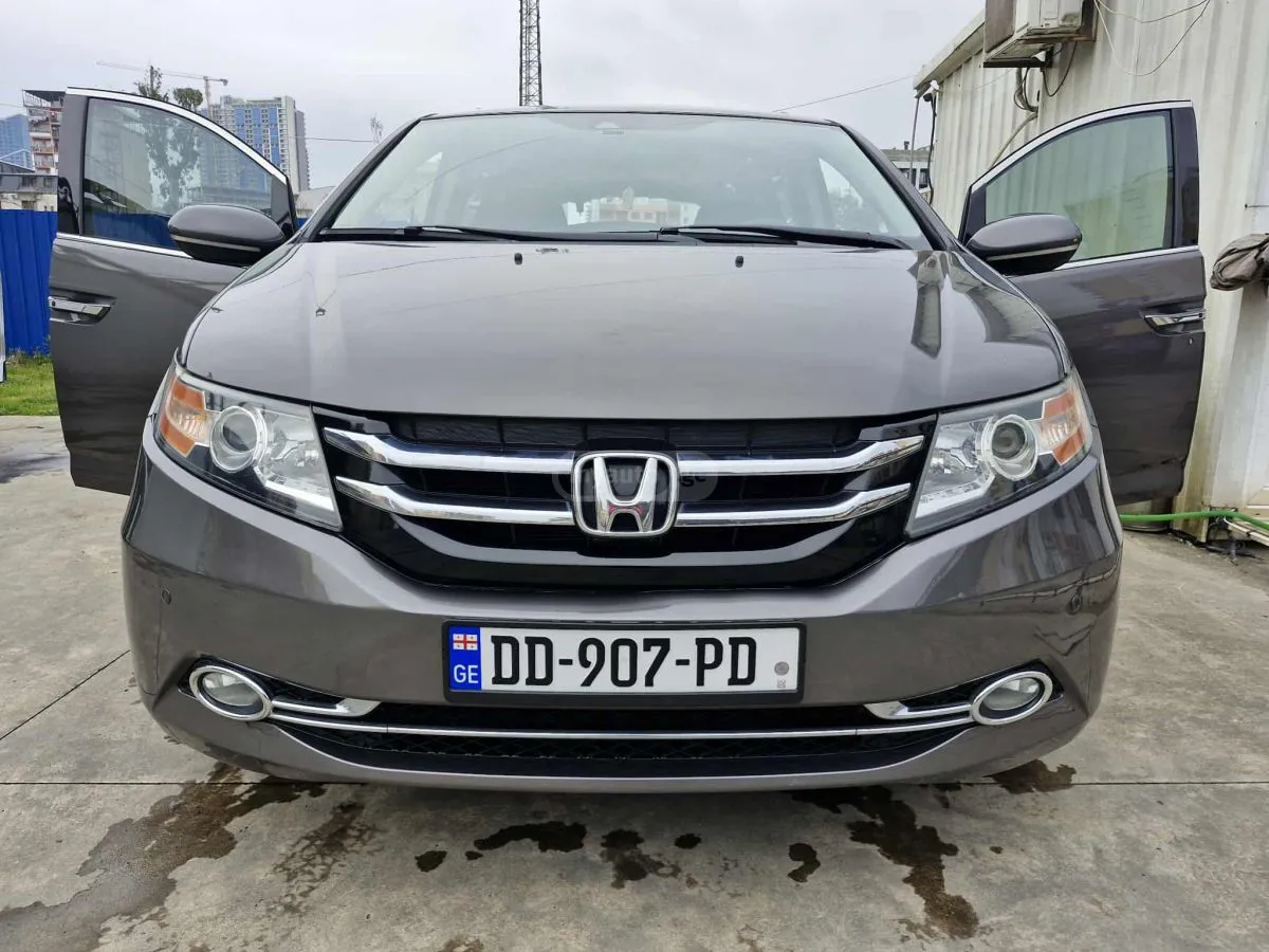 Honda Odyssey - фото 1