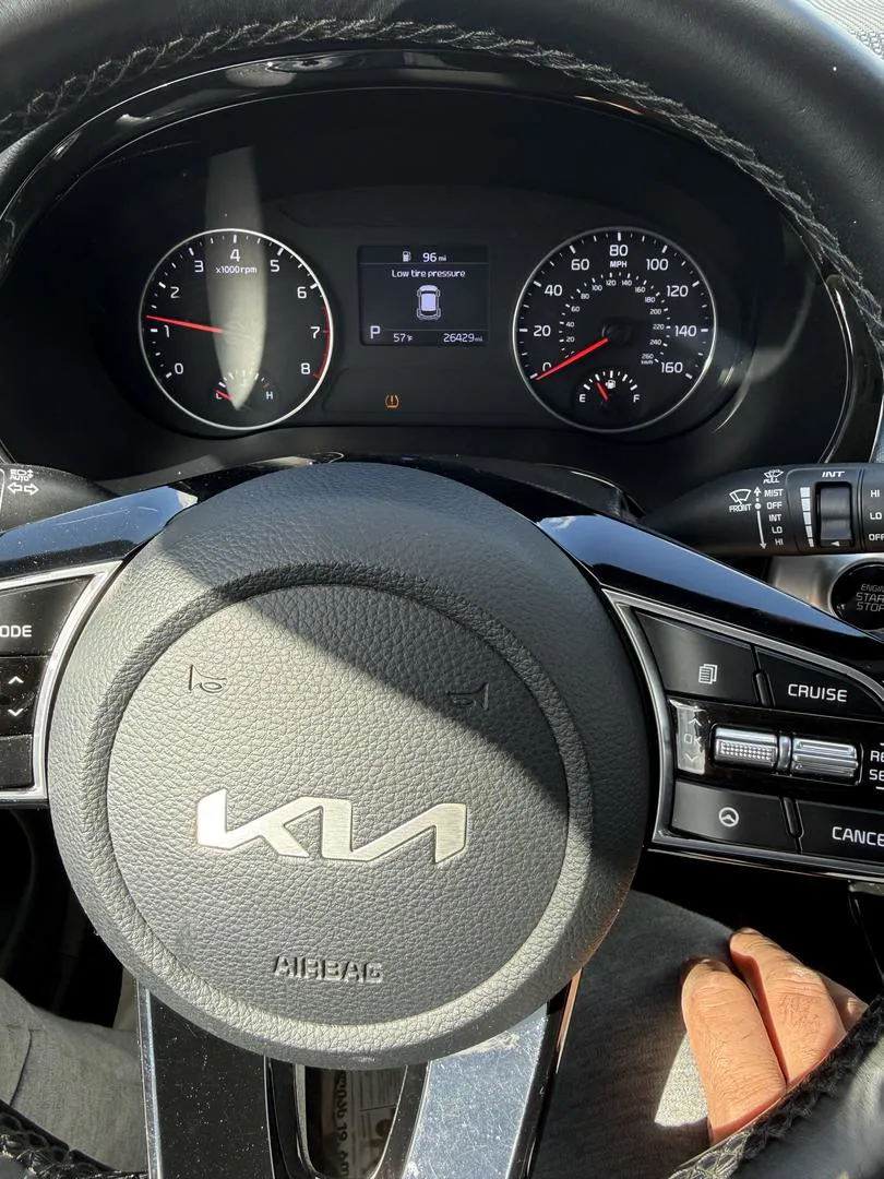 Kia Seltos - фото 1