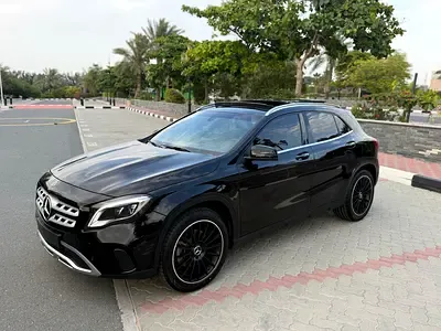 Mercedes-Benz GLA - фото 1