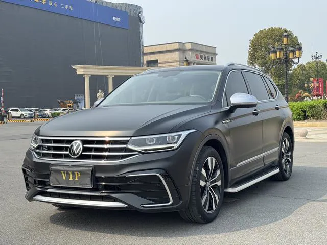 Volkswagen Tiguan L - фото 1