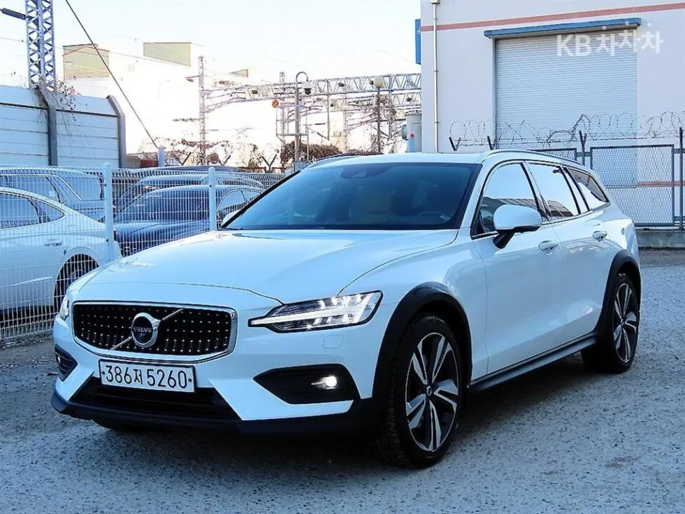 Volvo V60 CC(2세대) T5 AWD Pro - фото 1