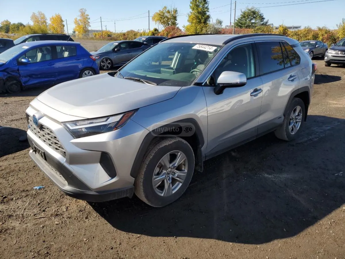 Toyota RAV 4 - фото 1