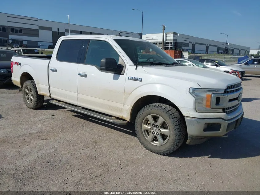 FORD F-150 XLT - фото 1