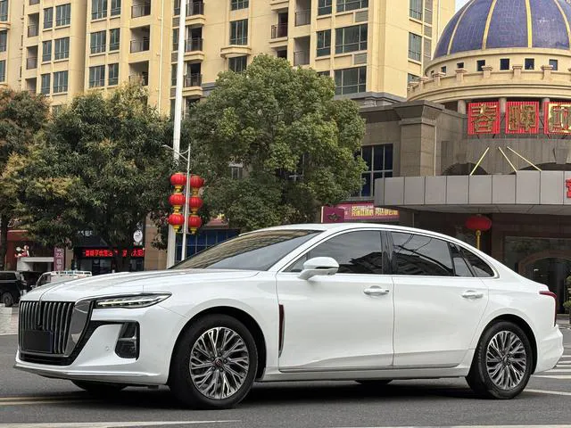 Hongqi H5 - фото 1