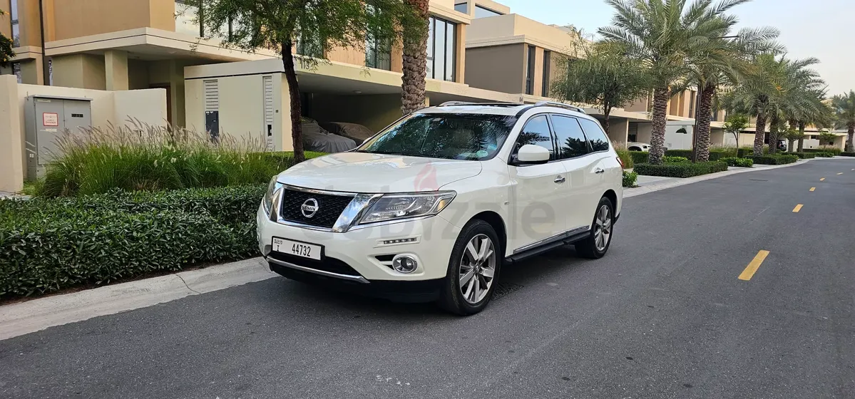 Nissan Pathfinder - фото 1