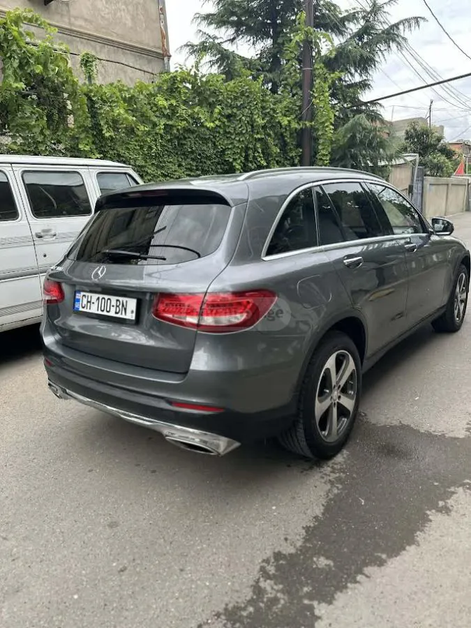 Mercedes-Benz GLC 300 - фото 1