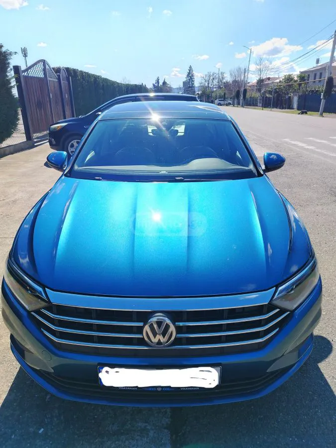 Volkswagen Jetta - фото 1