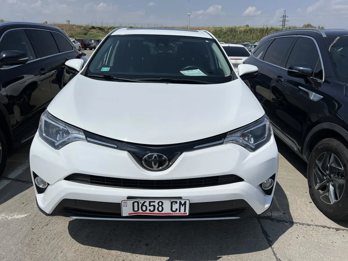 Toyota RAV 4 - фото 1