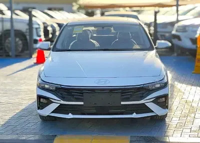 Hyundai Elantra - фото 1