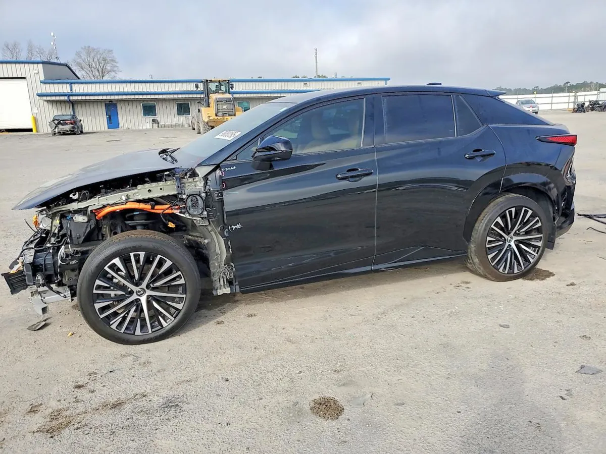 LEXUS RZ 450E - фото 1
