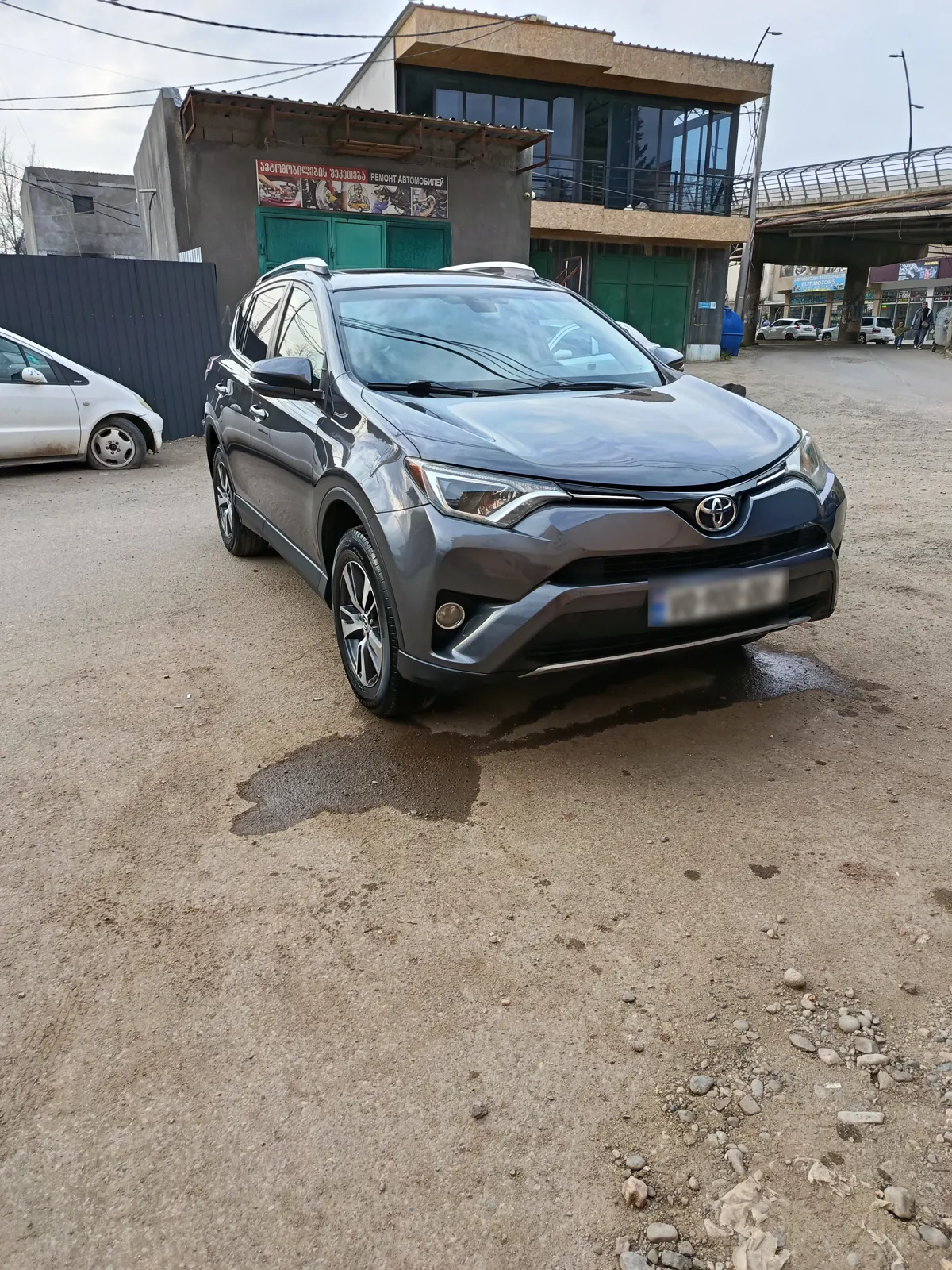 Toyota RAV 4 - фото 1