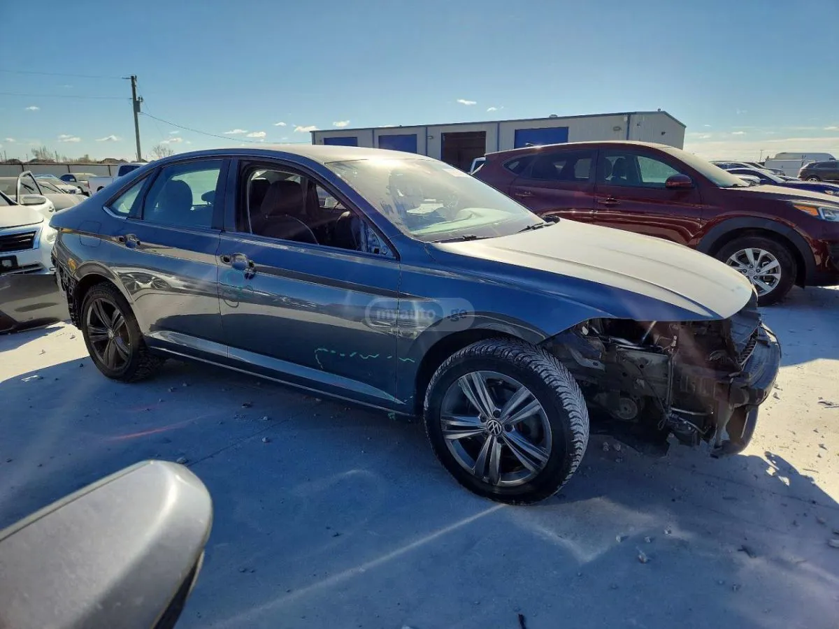 Volkswagen Jetta - фото 1