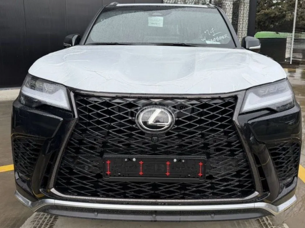 Lexus LX 500 - фото 1