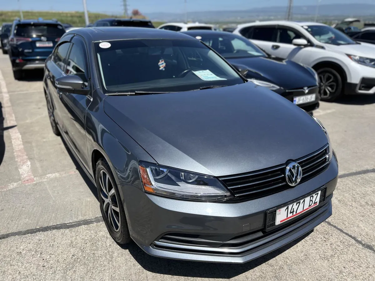 Volkswagen Jetta - фото 1
