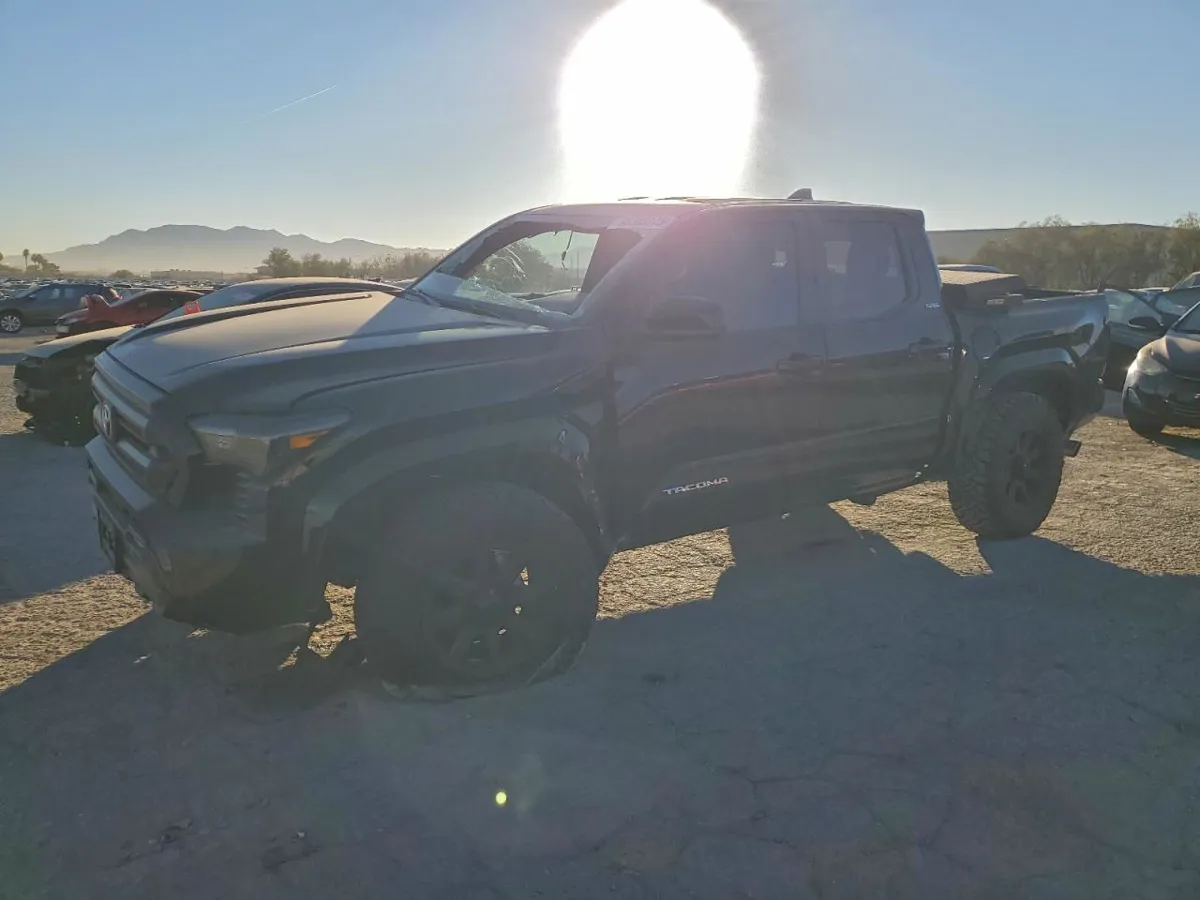 TOYOTA TACOMA - фото 1