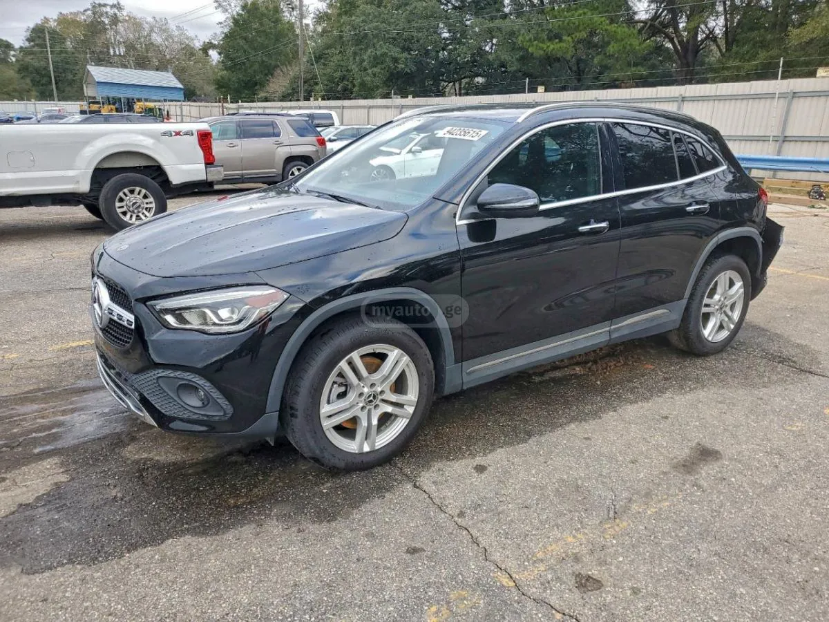 Mercedes-Benz GLA 250 - фото 1