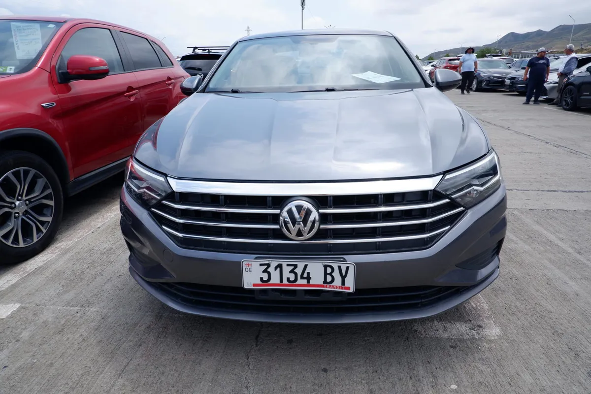 Volkswagen Jetta - фото 1