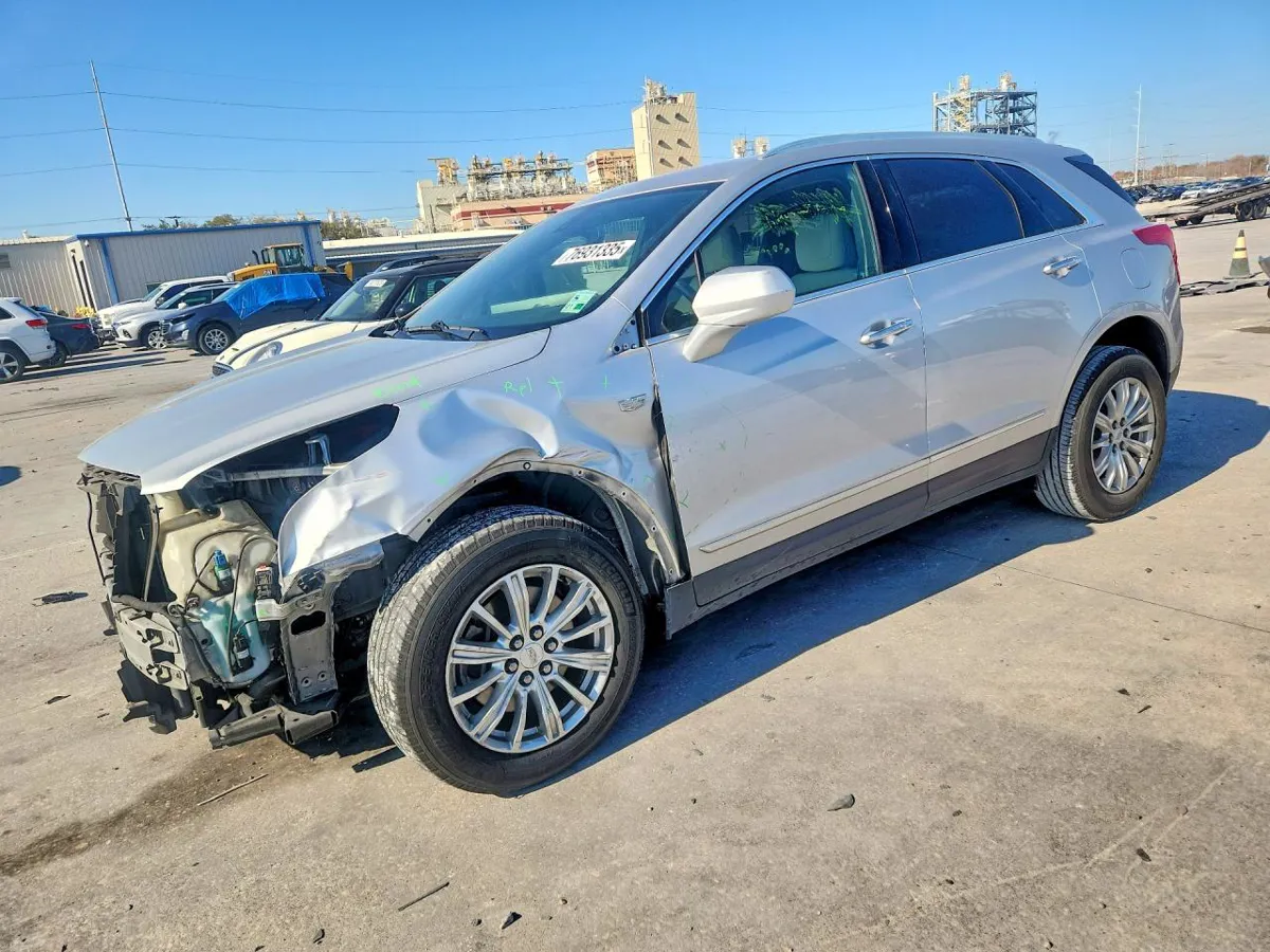 CADILLAC - фото 1