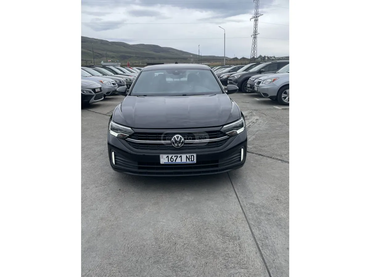 Volkswagen Jetta - фото 1