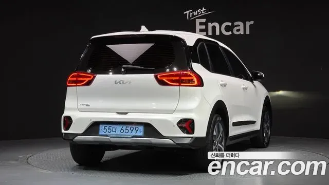 Kia Niro - фото 1