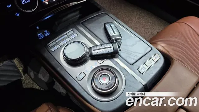 Genesis G80 - фото 1