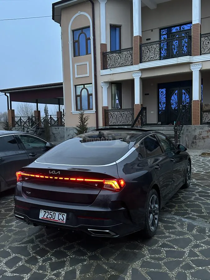 Kia K5 - фото 1
