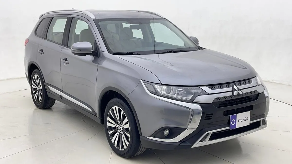 Mitsubishi Outlander - фото 1