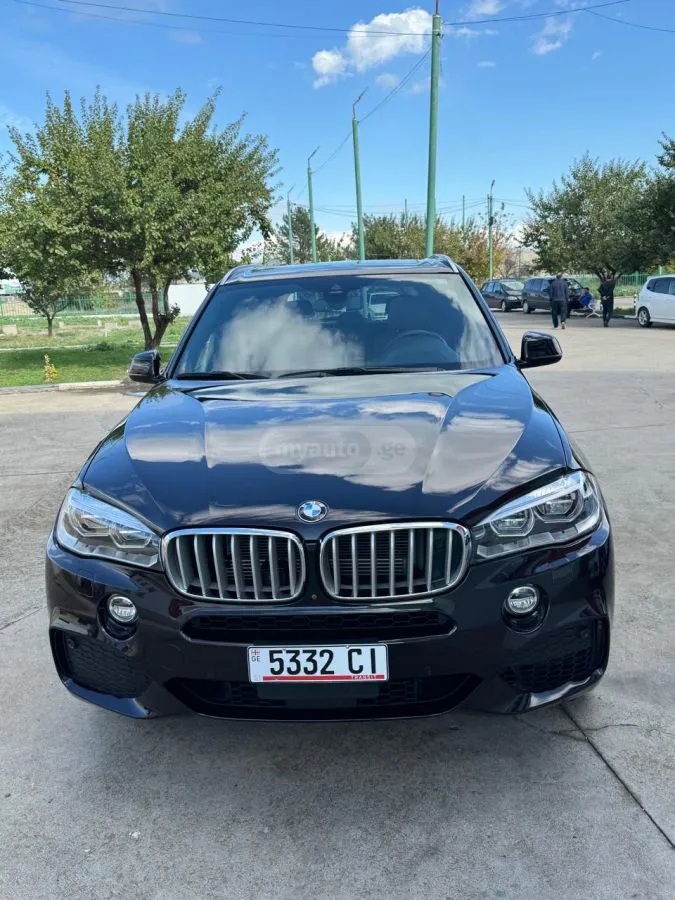BMW X5 - фото 1