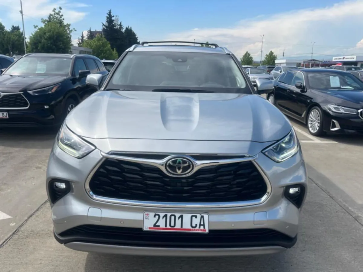 Toyota Highlander - фото 1