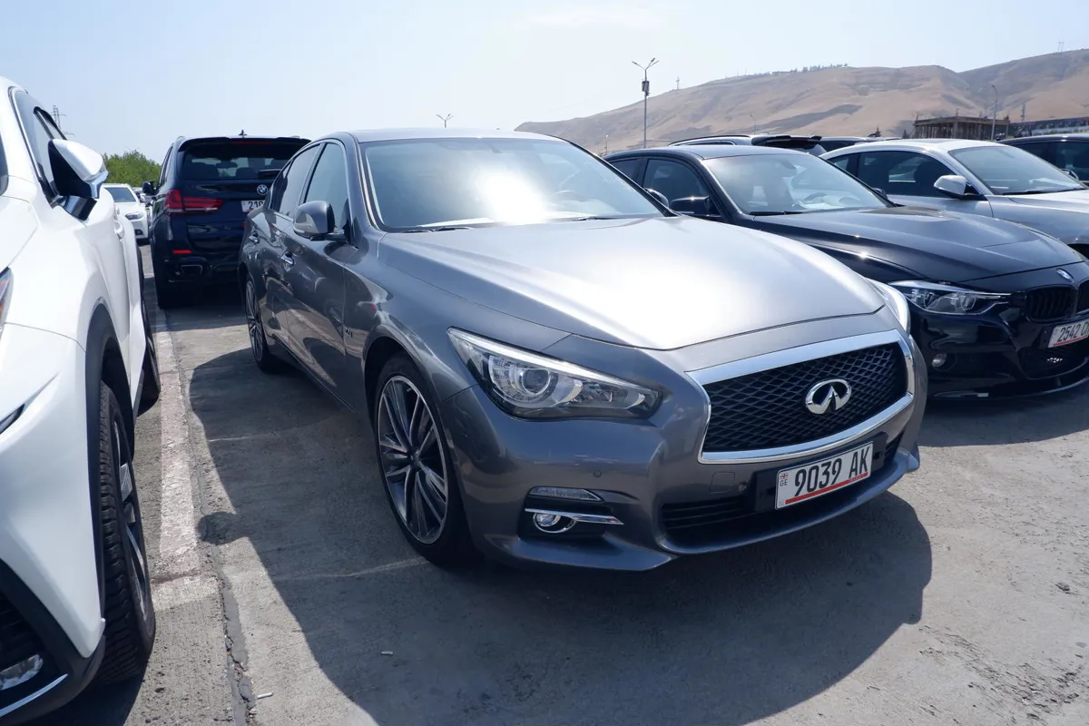 Infiniti Q 50 - фото 1