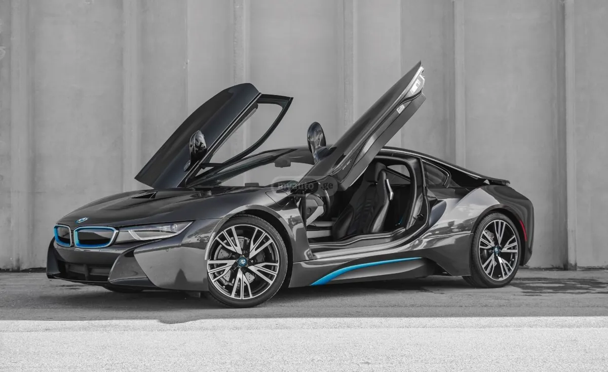 BMW I8 - фото 1