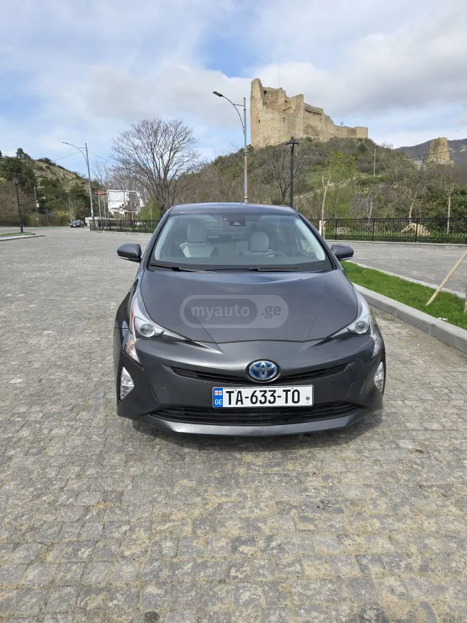 Toyota Prius - фото 1