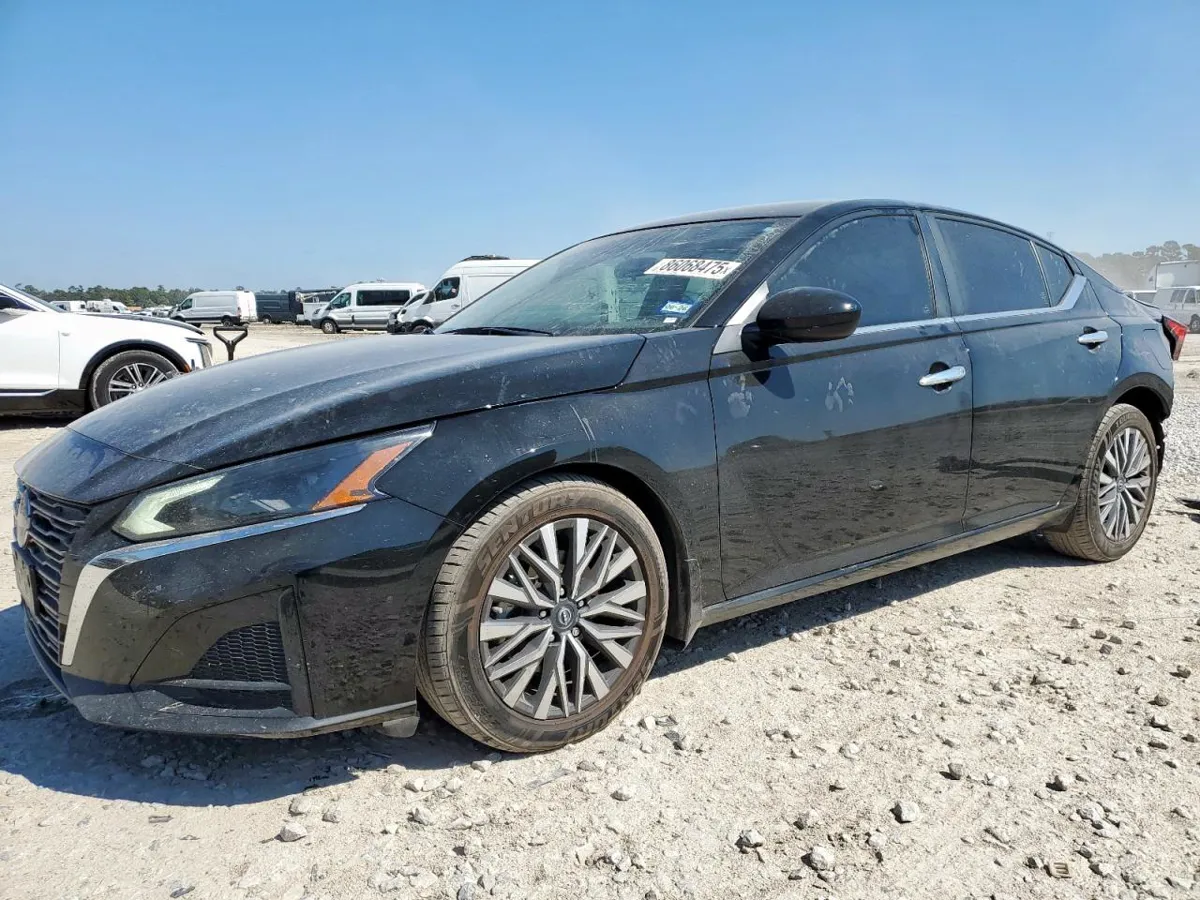 NISSAN ALTIMA - фото 1