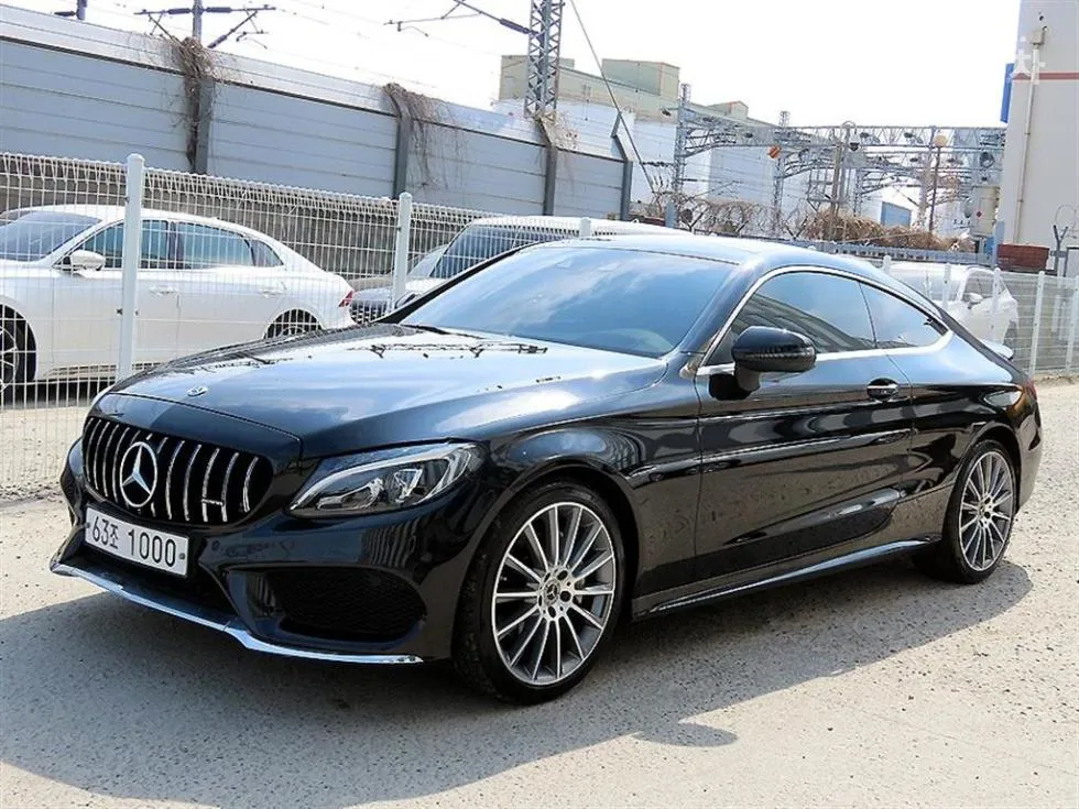 Mercedes-Benz 더 뉴 C클래스 C200 Coupe - фото 1