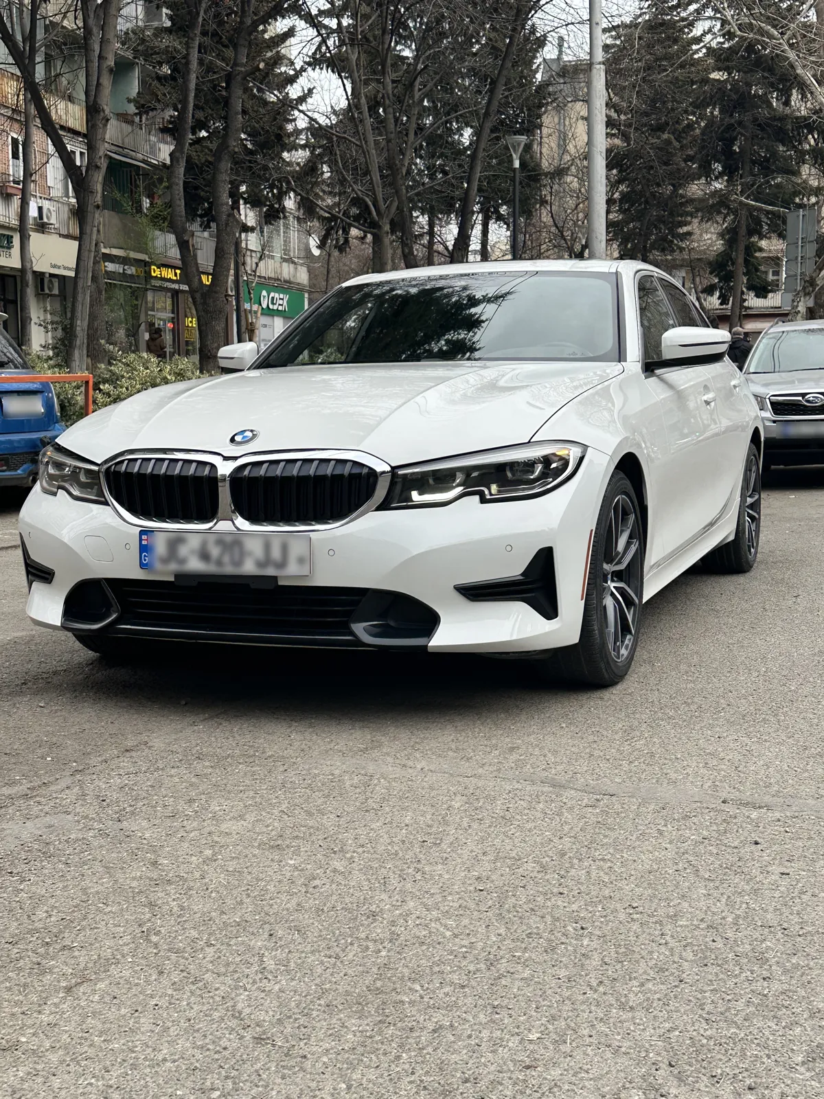BMW 330 - фото 1