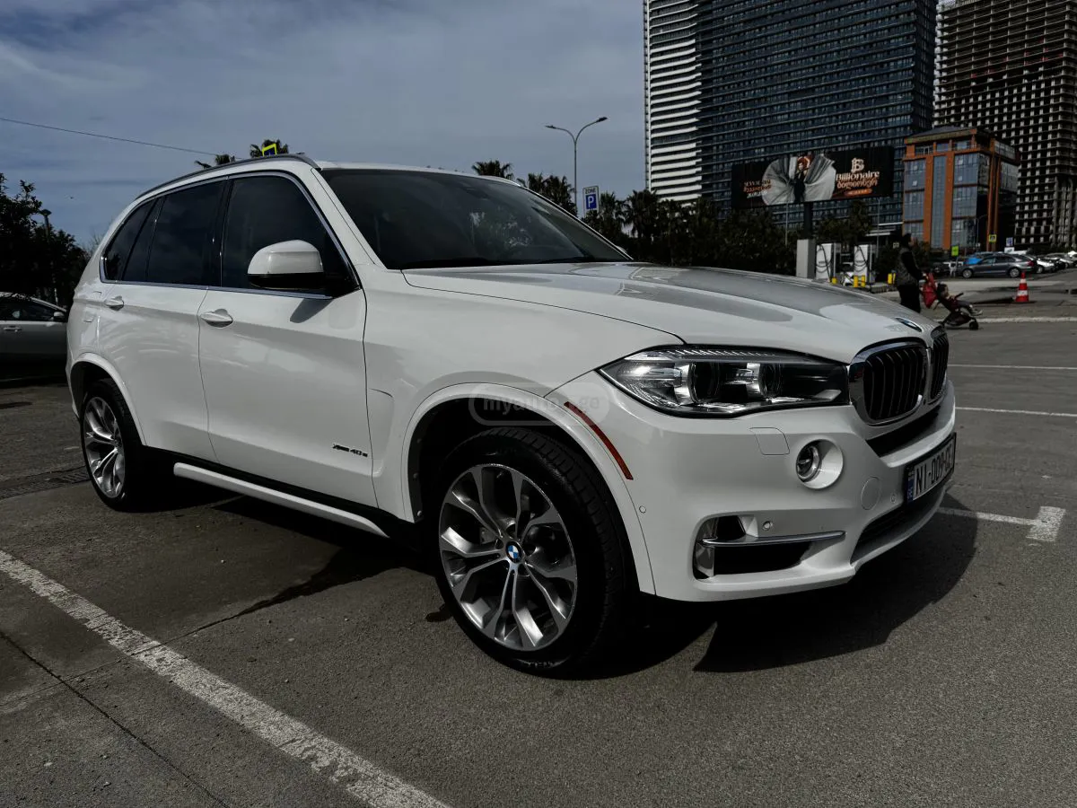 BMW X5 - фото 1