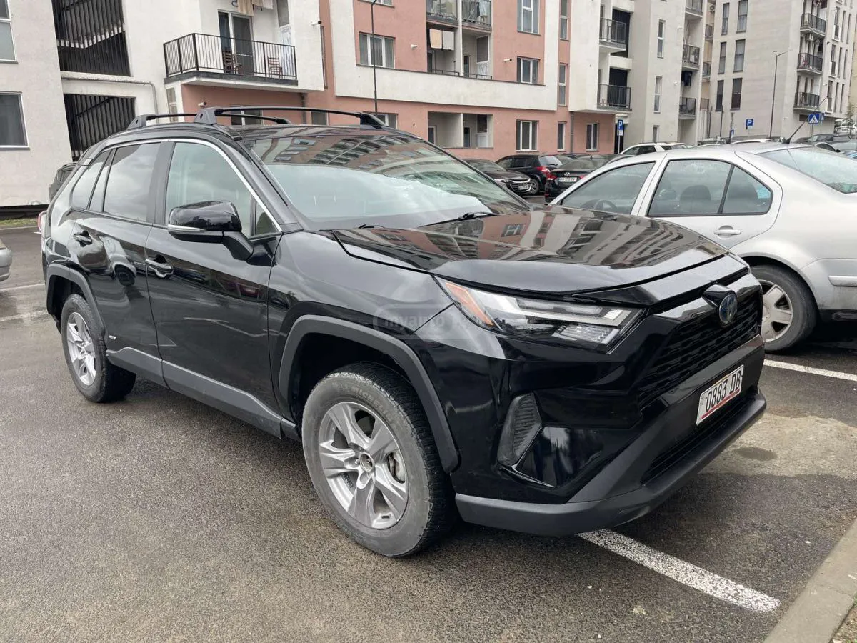 Toyota RAV 4 - фото 1