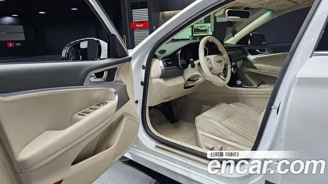 Genesis G70 - фото 1