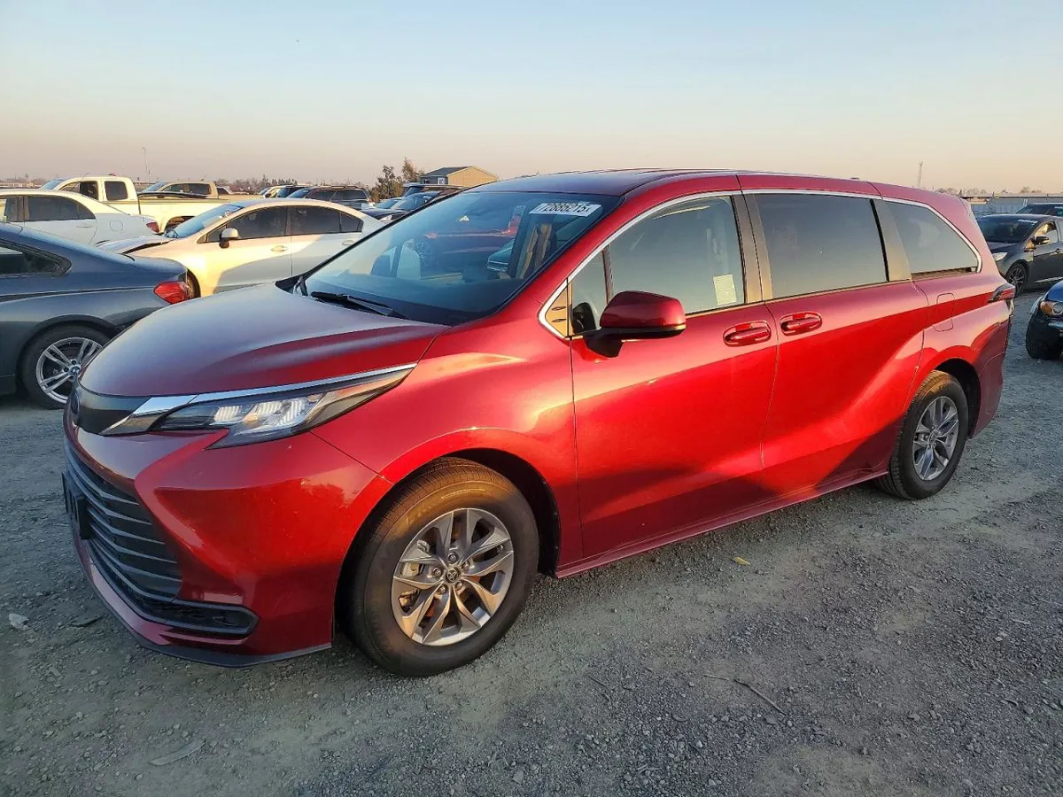 TOYOTA SIENNA - фото 1