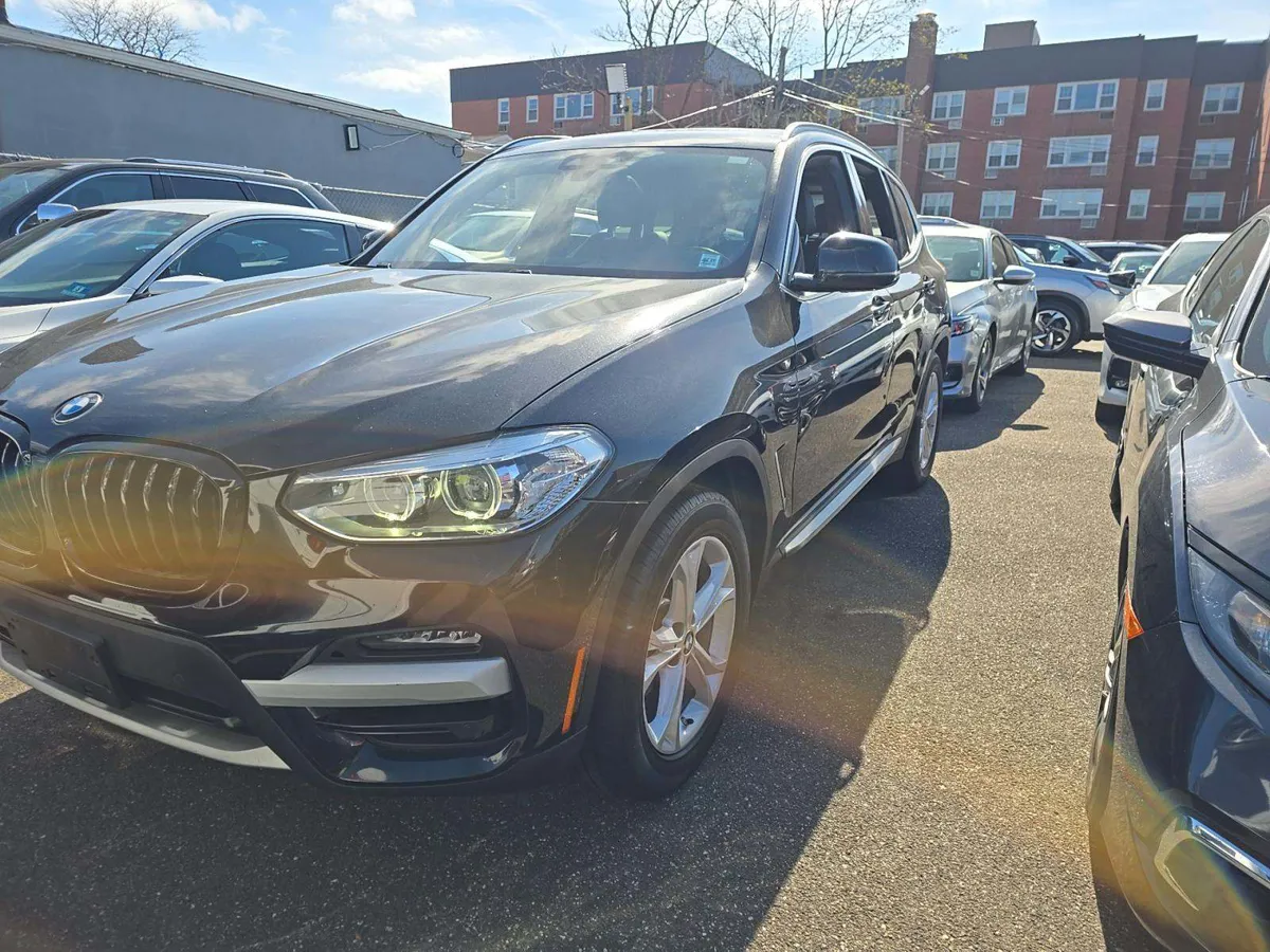 BMW X3 sDrive30i - фото 1