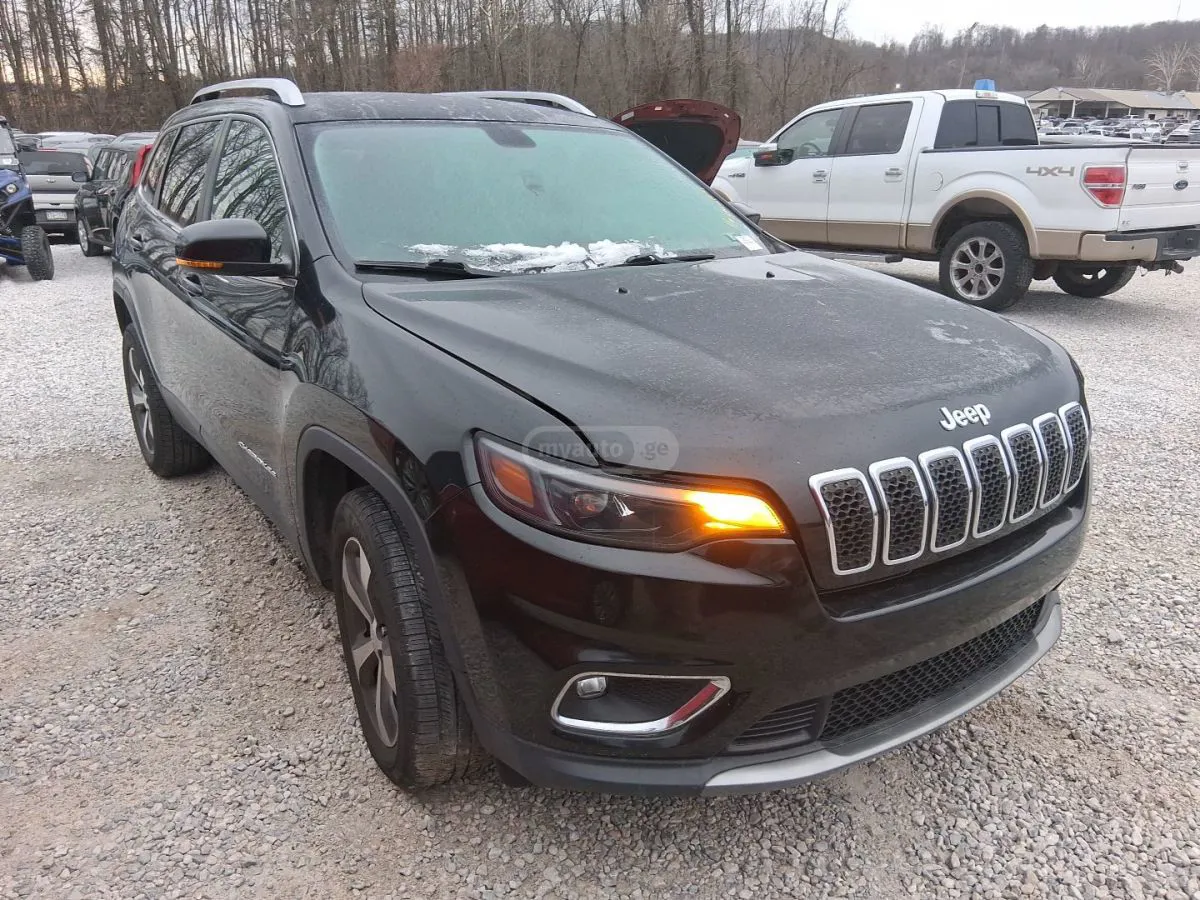 Jeep Cherokee - фото 1