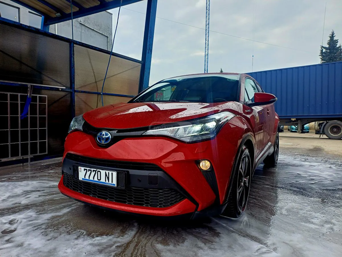 Toyota CHR - фото 1