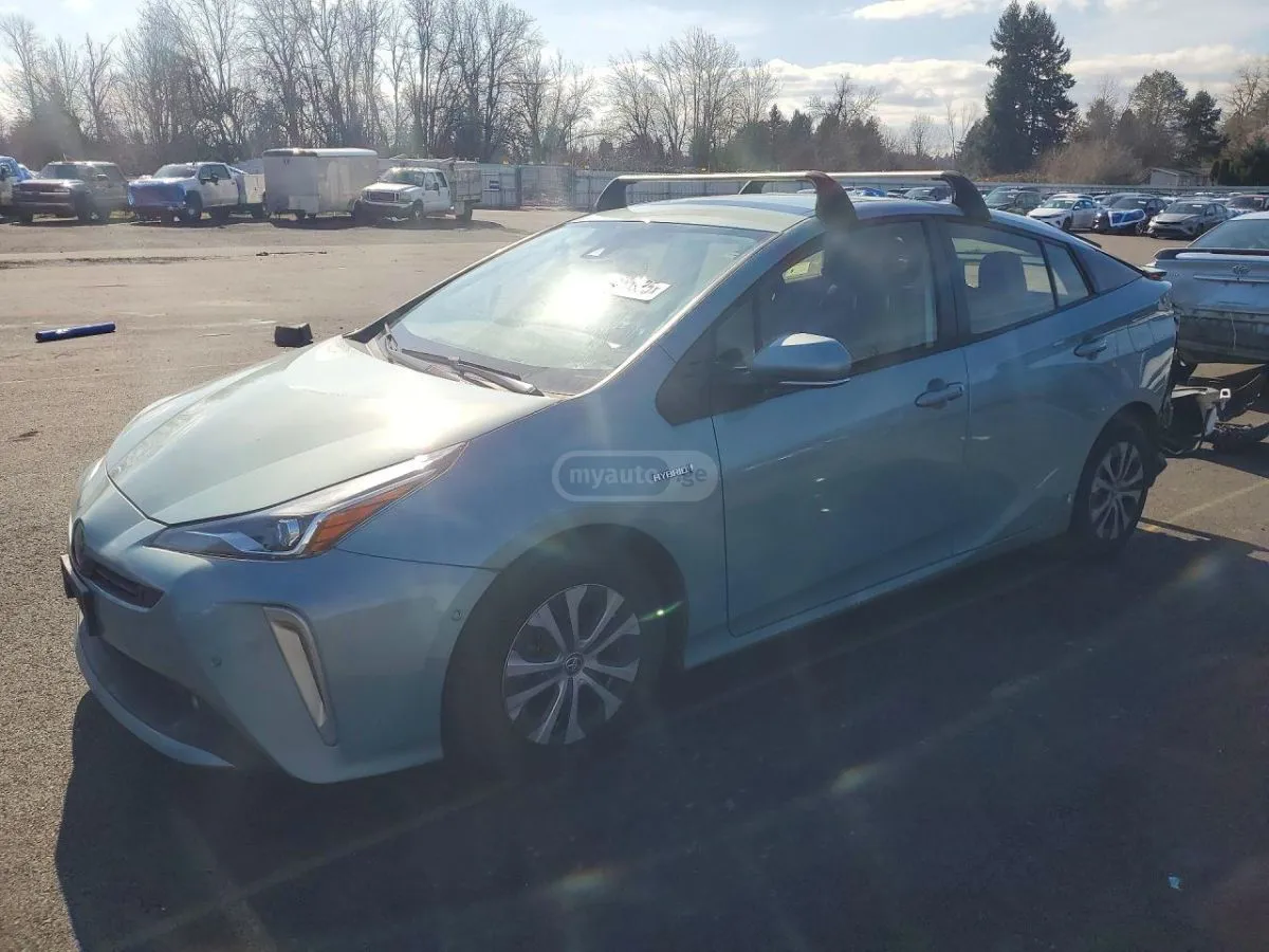 Toyota Prius - фото 1
