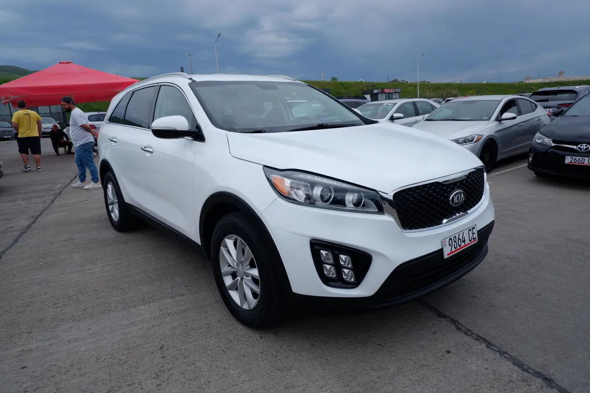 Kia Sorento - фото 1