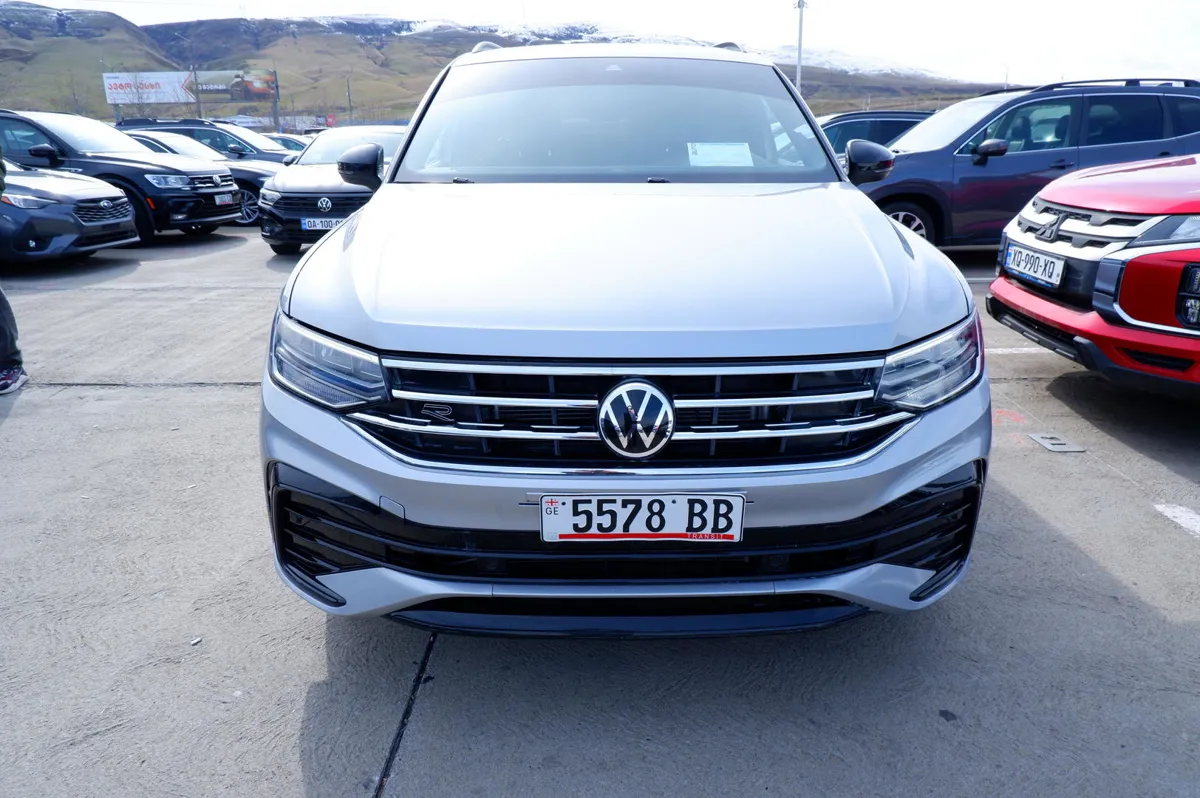 Volkswagen Tiguan - фото 1