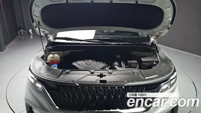 Kia Canival - фото 1