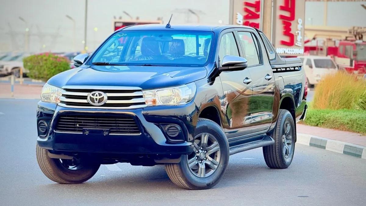 Toyota Hilux - фото 1