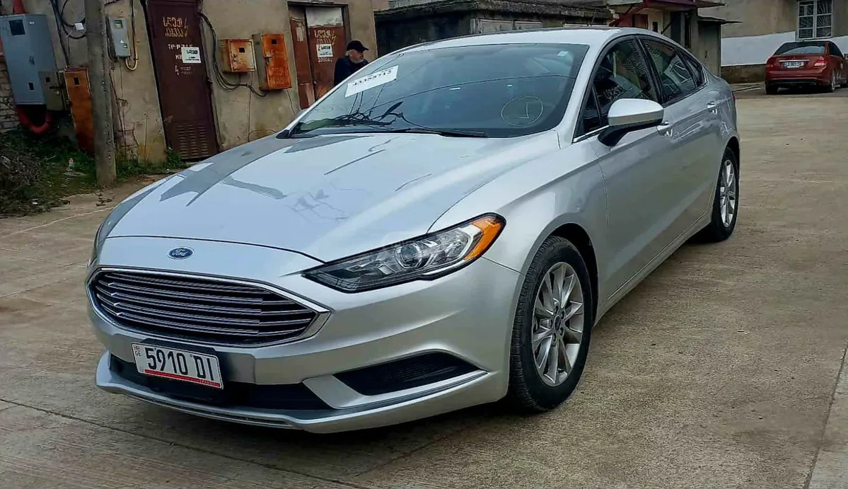Ford Fusion - фото 1